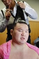 Sumo: Hakuho meets press after 5th straight win in Kyushu