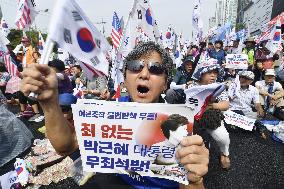 Supporters of ex-S. Korean President Park