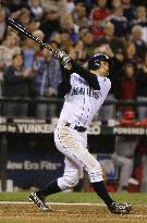 Ichiro ties Harimoto's record for most career hits