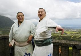 Japanese sumo wrestlers in Hawaii