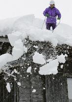 (1)Yamakoshi villagers allowed to visit their houses