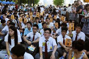 High school students join boycott in H.K.