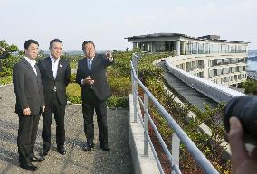 Miyagi, Mie agree to work to publicize disaster recovery at summit