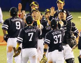 Hawks move within 1 win of repeating as Japan Series champs