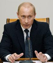 Putin calls on Japan to move for solution on isles row