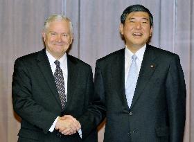 Ishiba, Gates agree on need for Japan to resume refueling