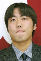Uehara highest-paid pitcher in Japan, to await MLB switch