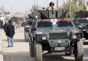 Stones thrown at GSDF vehicle in Iraq, mirror broken