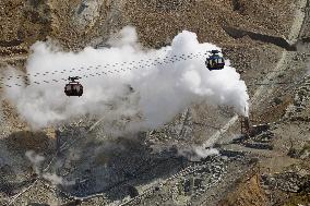 Volcanic earthquakes surge on Mt. Hakone