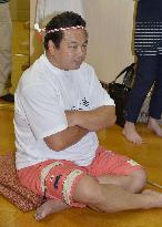 Sumo wrestlers prepare for ex-champ Chiyonofuji's 60th-birthday rite