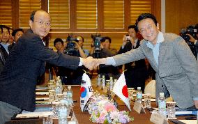 Japanese, S. Korean foreign ministers hold talks in Jeju