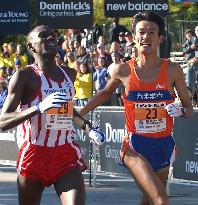 (1)Takaoka 3rd in Chicago marathon with national record
