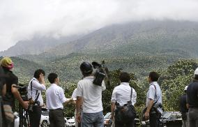 Alert level remains high for Sakurajima