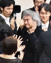 Seiji Ozawa returns to conducting