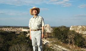 Crown Prince Naruhito visits Maya ruins