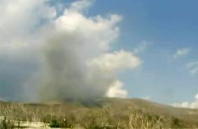 (3)Small eruption observed on Miyake Island