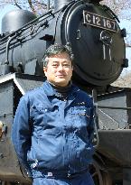 Ex-IT marketer leads work to revive small railway in Tottori, west Japan