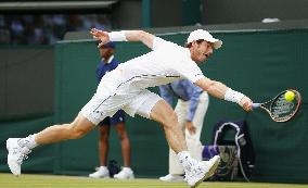 Andy Murray plays Wimbledon 2nd-round match