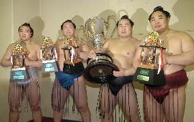 Mongolians win all awards at spring sumo tournament