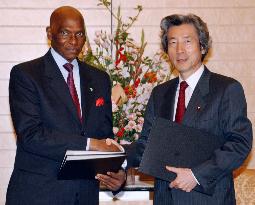 Senegalese president meets with Koizumi