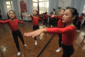 N. Korea children at Pyongyang academy