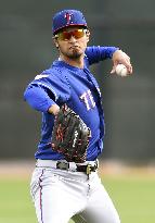 Surgery likely, Darvish to seek third opinion