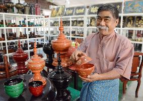 Traditional lacquerware workshops popular in Myanmar tourist spot