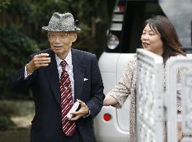 Omura thanks late wife in winning Nobel prize