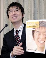 Toru Hashimoto, celebrity lawyer, gears up for Osaka gov. race