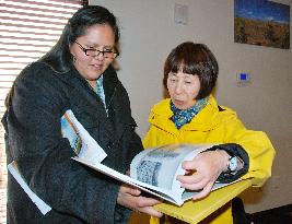 Nagasaki A-bomb survivor talks with Navajo woman