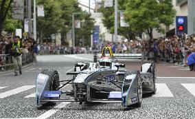 Formula E car makes demonstration run in Tokyo