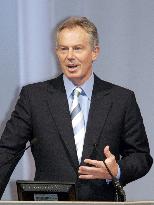 Blair delivers keynote speech at climate change meeting in Japan