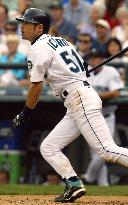 Ichiro goes 2-for-5, steals 3 times