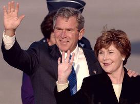 (2)Bush arrives in Tokyo