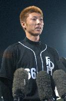 (2)Igawa, Saito win Sawamura Award