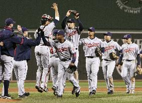 Indians beat Red Sox to tie at one game apiece