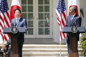 Abe, Obama hold joint press conference