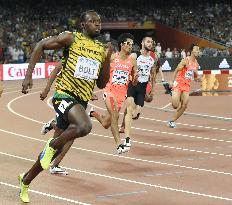 Bolt, Gatlin reach 200m final