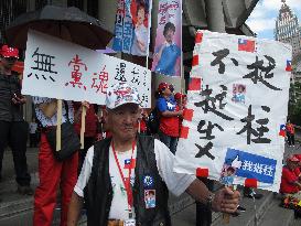 Taiwan's ruling KMT changes presidential candidate for Jan. election