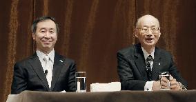 2 Japanese Nobel laureates in Stockholm
