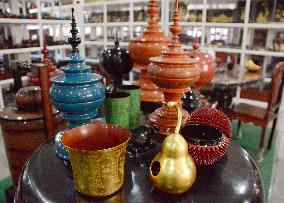 Traditional lacquerware workshops prosper in Myanmar tourist spot