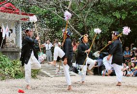 Paper-masked men perform unique dance in southern Japan