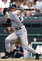 Mariners' Ichiro raises hitting average .346