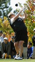Laura Davies ties for lead with Ueda at Mizuno Classic