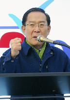 Lee Hoi Chang appeals to voters in presidential election