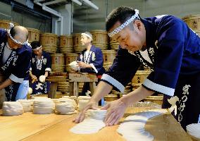 Turnip-pickling season starts for Kyoto winter delicacy