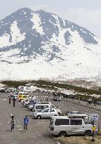 Shiretoko road reopens after 6 months