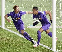 Hiroshima top Guangzhou for 3rd place behind Douglas double