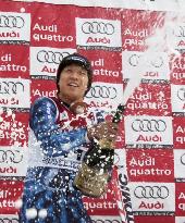 Olympic champ Raich wins World Cup slalom, Sasaki 2nd