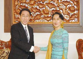 Japan's Kishida meets Suu Kyi, expresses full support for new gov't